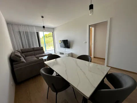 Split, Žnjan - Dvosoban stan za dugoročan najam, 80m2