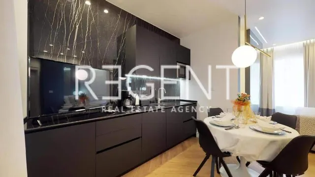 Split, Centar - Dioklecijanova Palača dva studio apartmana 65 m2