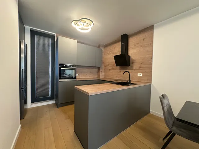 Zagreb, Petrova - Moderan trosoban stan 81 m2, najam