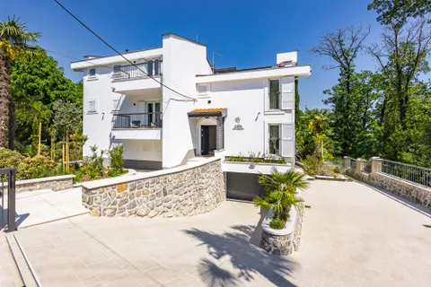 PRIVATNO: Kvarner, Opatija - Luksuzna vila na prekrasnoj lokaciji