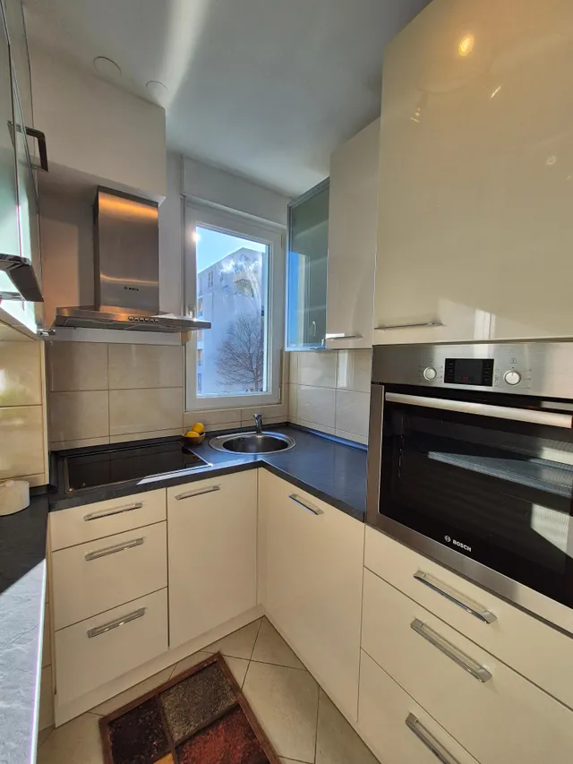 Split, Žnjan - Dvosoban stan s lođom i pogledom na more 57 m²