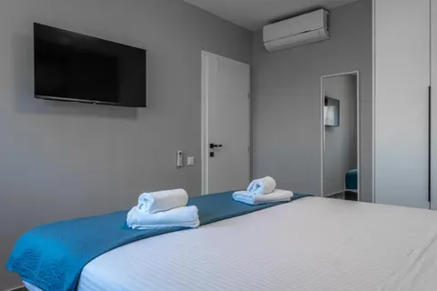 Zadar, Vrsi - Luksuzna vila s bazenom, novogradnja