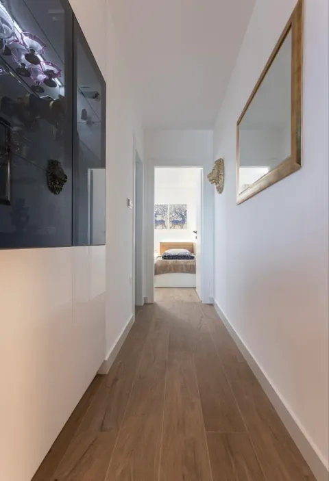 Split, Plokite - Dvosoban stan sa loggiom 60 m2 DUGOROČAN NAJAM