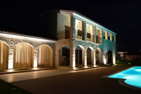 Istra, Sveti Lovreč - Autentična kamena vila 280 m2