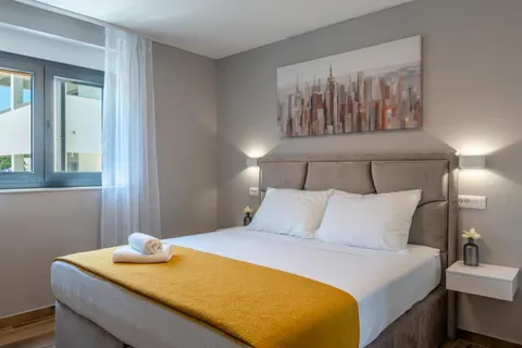 Zadar, Vrsi - Luksuzna vila s bazenom, novogradnja
