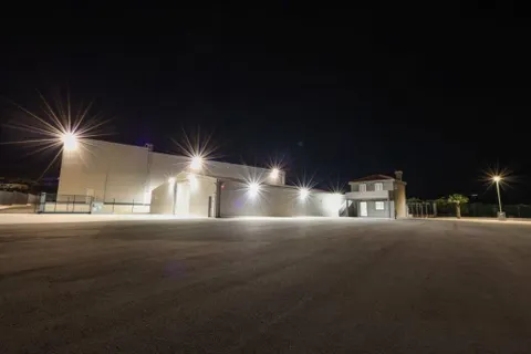 Trogir, Plano - poslovni prostor 500 m2