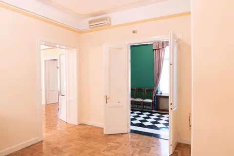 Zagreb, Gajeva - Četverosoban stan u centru grada