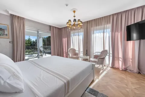 Šibenik, Vodice - luksuzna vila s bazenom i panoramskim pogledom 530m2