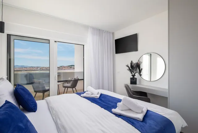 Šibenik, Vodice - Luksuzna vila na Jadranskoj obali