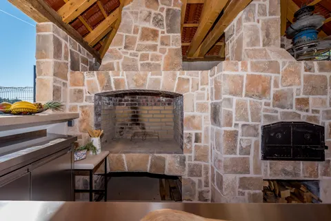 Brač, Milna - Moderna vila prvi red uz more, 264 m2