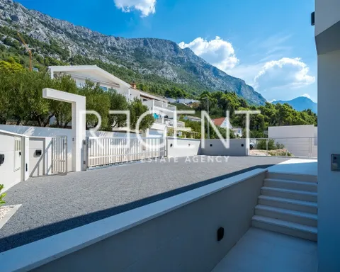 Makarska, Brela - Luksuzna vila s panoramskim pogledom na more 317 m2