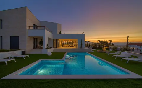 Krk, Malinska - Moderna Vila