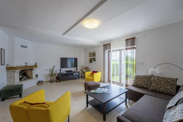 Istra, Sveti Lovreč - Autentična kamena vila 280 m2