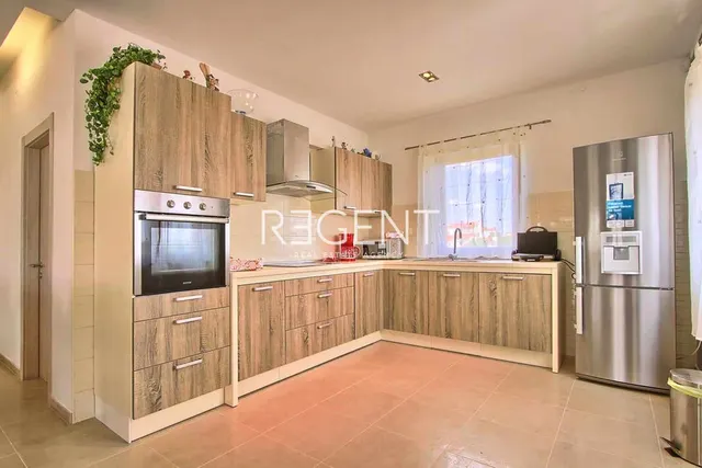 Istra, Pula – Prekrasan obiteljski dom 294 m2