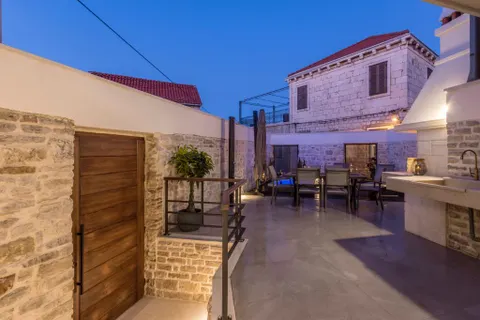 Brač - Jedinstvena kuća u srcu otoka
