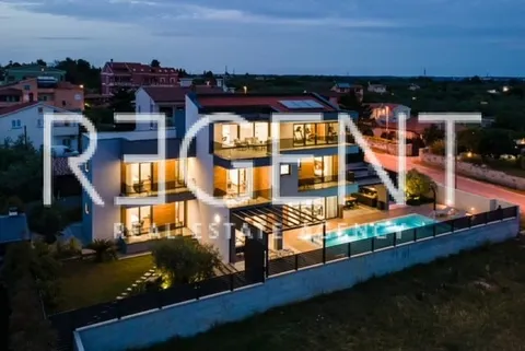 Istra, Fažana - Moderna vila s pogledom na more