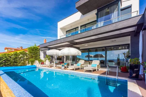 Crikvenica - Prekrasna vila s panoramskim pogledom 400 m2