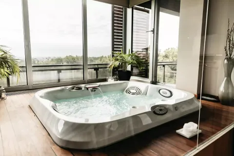 Zagreb, Maksimir – Četverosobni namješteni penthouse s predivnim pogledom na prirodu
