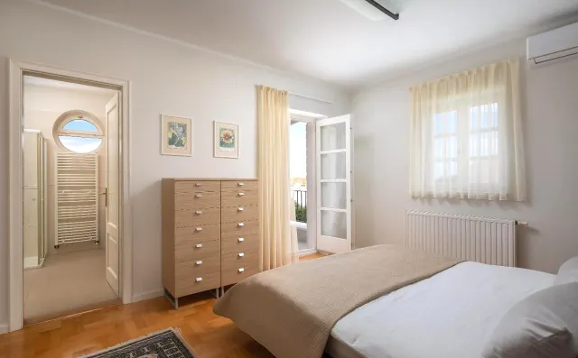 Istra, Poreč – Prostrana i elegantna vila s bazenom 400 m2