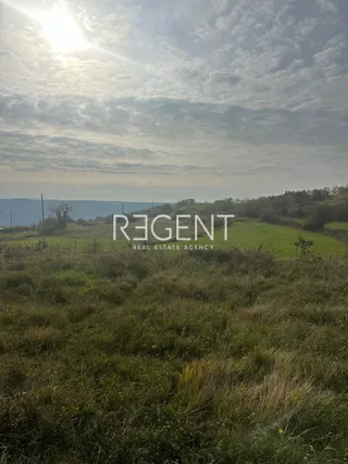Istra, Oprtalj – Građevinsko zemljišto s projektom, NOVA CIJENA!
