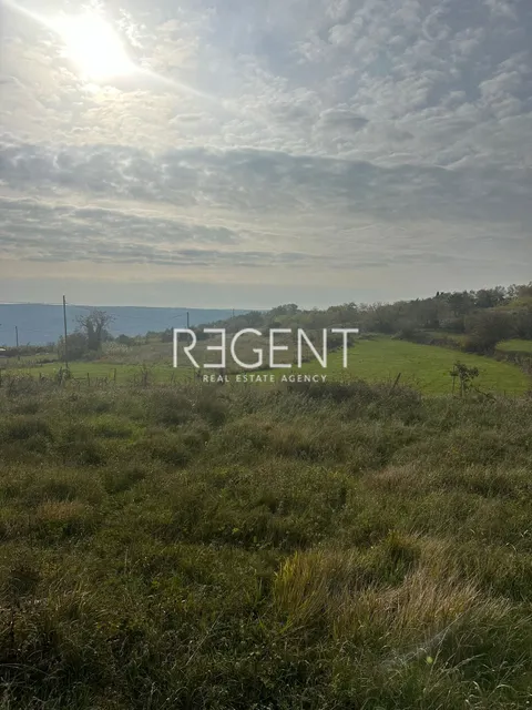 Istra, Oprtalj – Građevinsko zemljišto s projektom, NOVA CIJENA!
