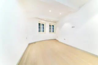 Zagreb, Britanski Trg - Luksuzan četverosoban stan s vrtom 198 m2