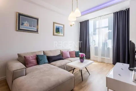 Split, Žnjan - Luksuzan dvosoban penthouse 70 m2 sa terasom