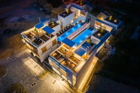 Omiš – Dvije ekskluzivne vile s bazenima i panoramskim pogledom