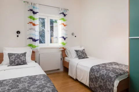 Šibenik - Prekrasna luksuzna vila uz more 1000 m2