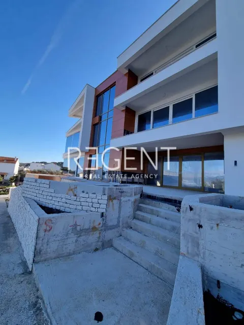Trogir, Čiovo - Luksuzna novoizgrađena vila 100 m od mora, 579m2