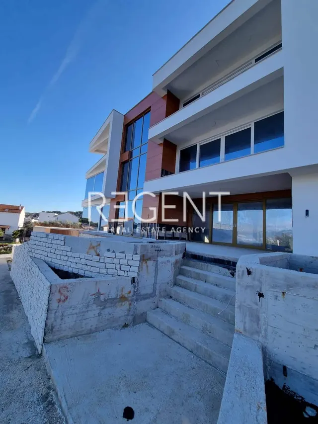 Trogir, Čiovo - Luksuzna novoizgrađena vila 100 m od mora, 579m2