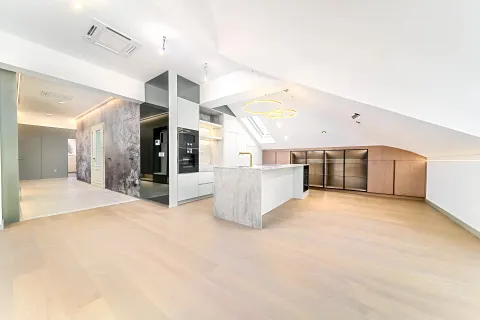 Zagreb, Britanski Trg - Luksuzan četverosoban stan 166 m2