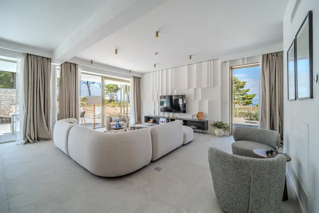 Brač, Sutivan - Predivna vila u blizini mora 274m2