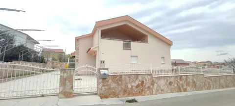 Zadar, Ražanac - predivna kuća od 220m2 na parceli od 477m2 prodaja