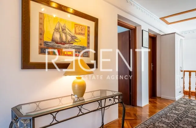 Šolta, Rogač - Mediteranska vila prvi red uz more 264 m2 ekskluzivna prodaja