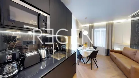 Split, Centar - Dioklecijanova Palača dva studio apartmana 65 m2
