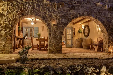 Krk, Malinska - Dvojna vila sa bazenom i pogledom na more