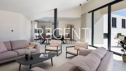 Trogir, Marina- luksuzna vila u mirnom okruženju, 6900m2