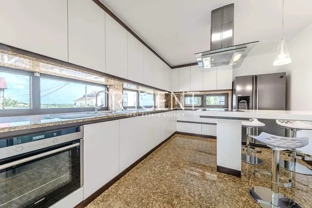 Zagreb, Lašćina - Prekrasna vila 310 m2, najam