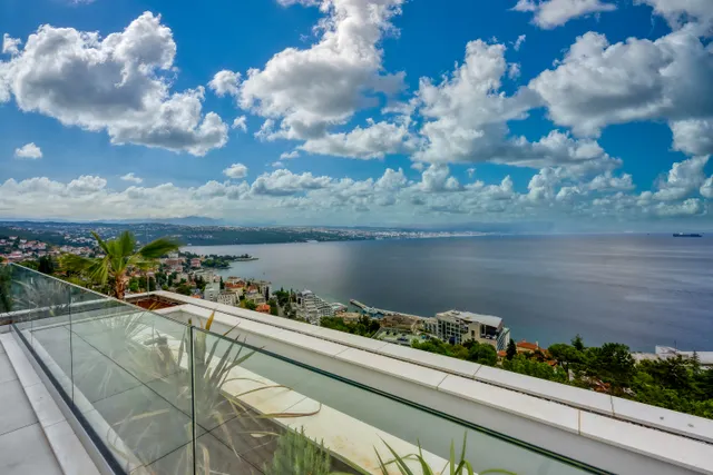 Kvarner, Opatija - Luksuzan penthouse s bazenom, novogradnja 275 m2