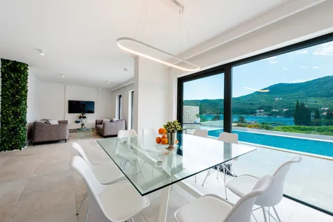 Zaton, Dubrovnik - Moderna vila uz more 210m2