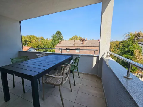 Zagreb, Pantovčak - Luksuzan četverosoban stan s terasom 166 m2 + garaža , prvi najam