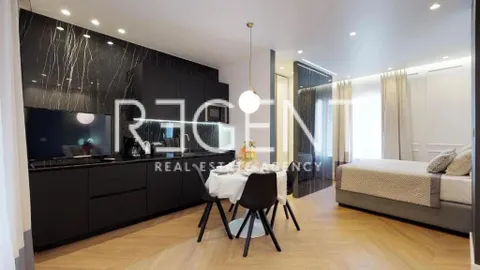 Split, Centar - Dioklecijanova Palača dva studio apartmana 65 m2