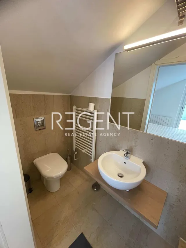 Zagreb, Kvaternikov Trg - Dvoetažni stan 150 m2 najam