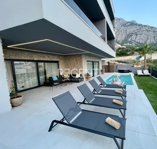 Makarska - Luksuzna vila s tri stambene jedinice