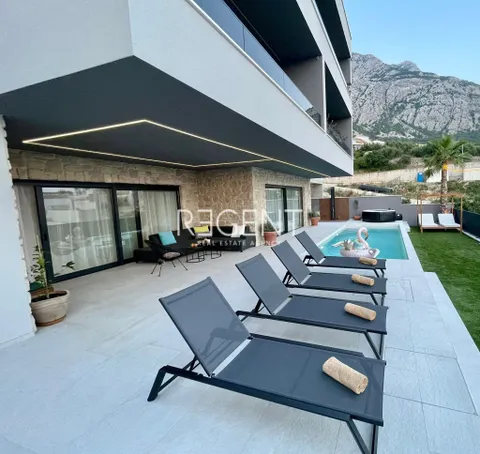 Makarska - Luksuzna vila s tri stambene jedinice