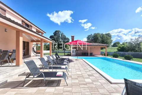 Istra, Tinjan – Prekrasna moderna vila s bazenom 260 m2