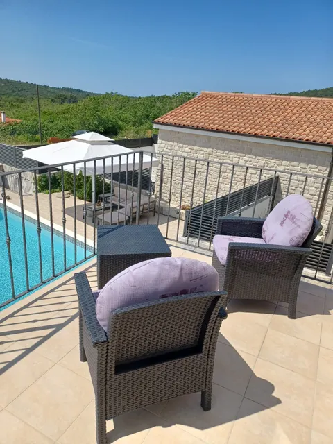 Split, Šolta - Dvije kamene kuće s bazenom i otvorenim pogledom 115 m2