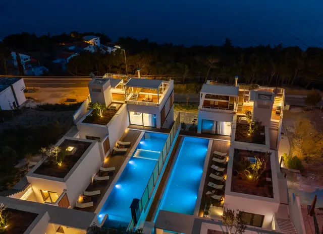 Omiš – Dvije ekskluzivne vile s bazenima i panoramskim pogledom