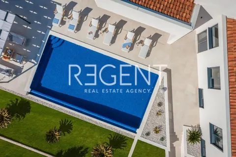 Trogir, Marina- luksuzna vila u mirnom okruženju, 6900m2